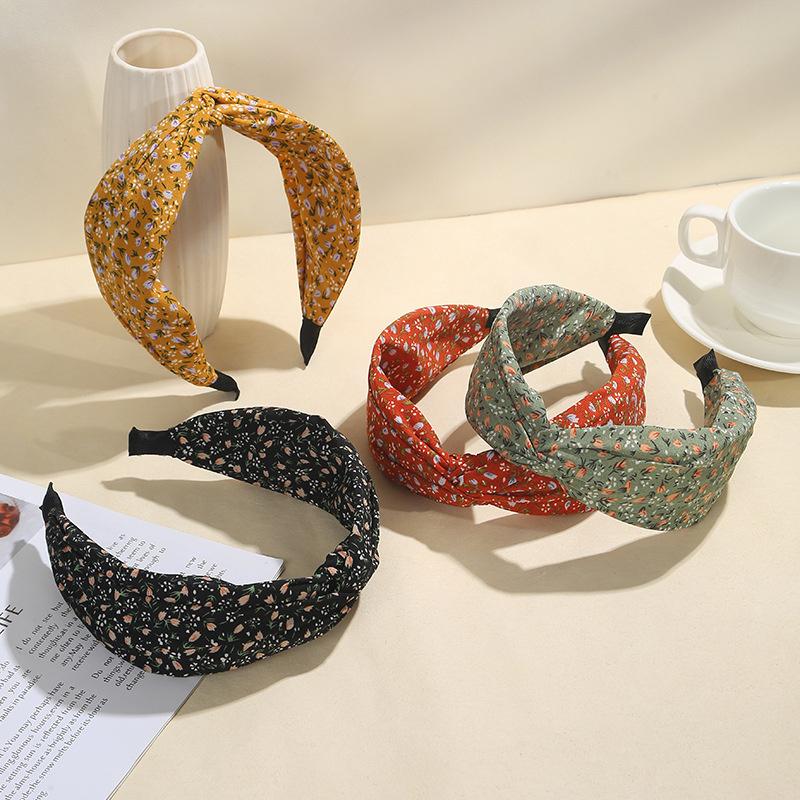 Pretty Floral Print Cloth Center Twisting Headbands for Women Girls Shopping Travel Hairbands Accessories
Pretty Floral Print Cloth Center Twisting Headbands for Women Girls Shopping Travel Hairbands Accessories