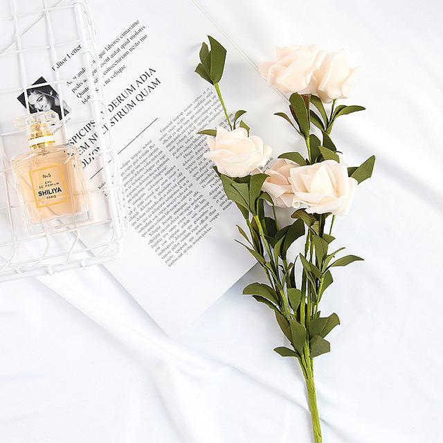Influencer Style Floral Flat Lay: Fake Flowers for Photography, Picnic Props, and Decorative Bouquet Ornaments
Influencer Style Floral Flat Lay: Fake Flowers for Photography, Picnic Props, and Decorative Bouquet Ornaments