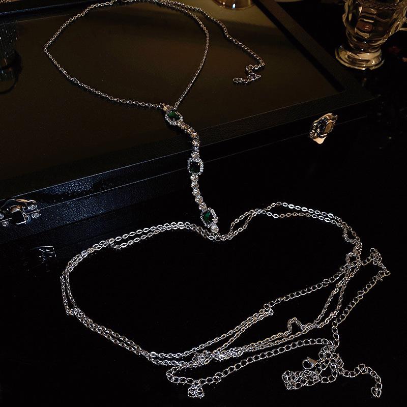 Celebrity emerald diamond fringed chest chain European and American trend integrated body chain niche dress design chest women
Celebrity emerald diamond fringed chest chain European and American trend integrated body chain niche dress design chest women