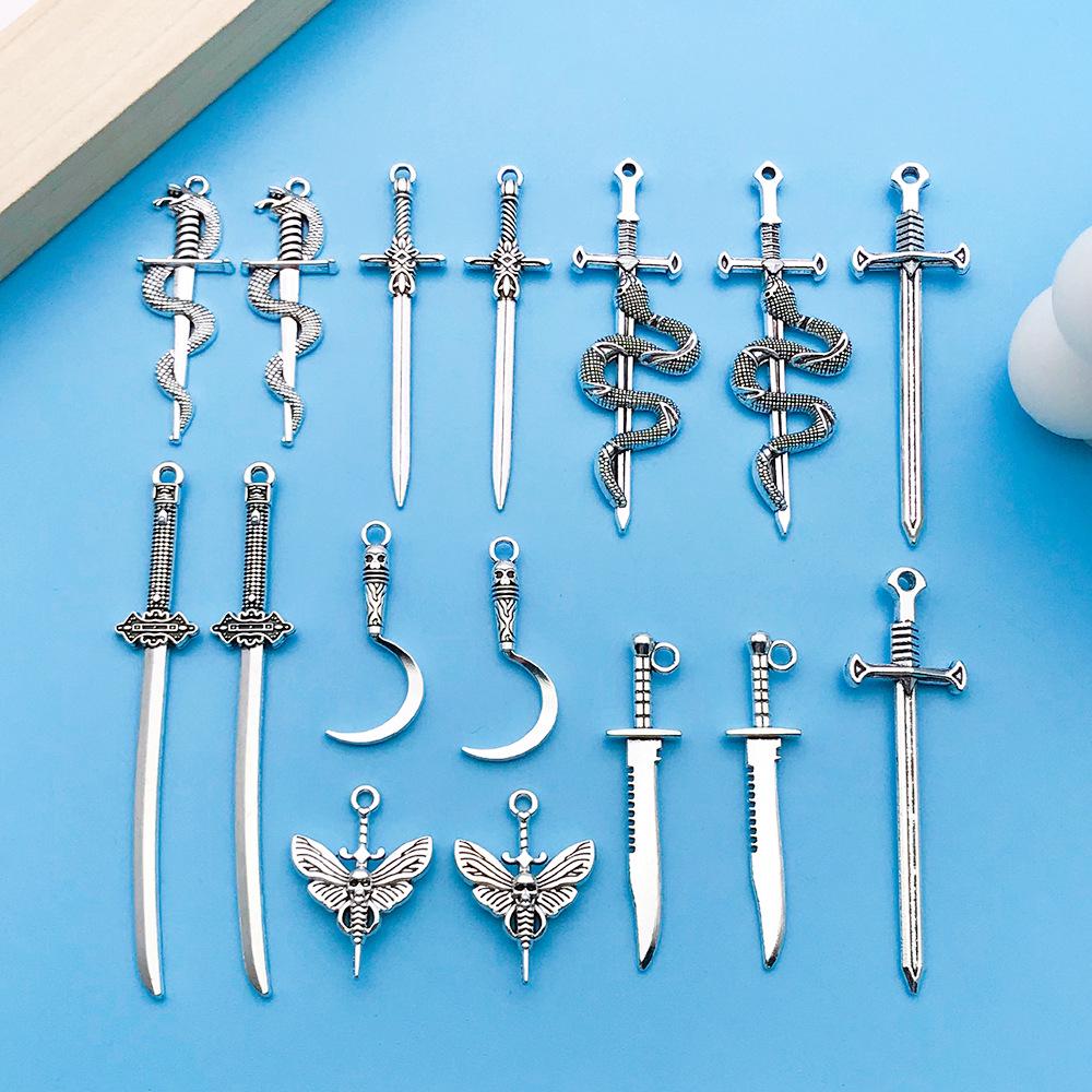 Set of 16 Ancient Silver Alloy Scimitar Sword Pendants for DIY Keychains & Jewelry
Set of 16 Ancient Silver Alloy Scimitar Sword Pendants for DIY Keychains & Jewelry