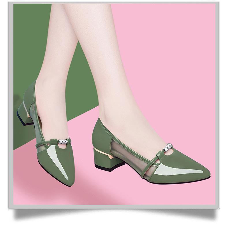 Mirror thick heel pointed small leather shoes women s versatile comfortable loafers commuter shoes new mother shoes 40
Mirror thick heel pointed small leather shoes women s versatile comfortable loafers commuter shoes new mother shoes 40