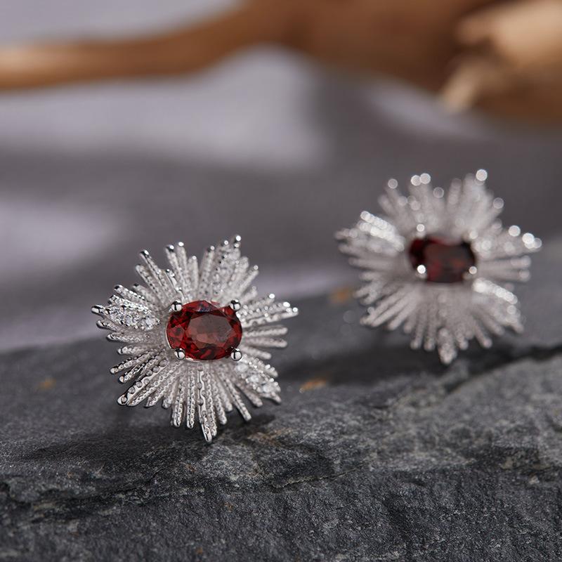 S925 Sterling Silver Colored Treasure Natural Garnet Tanzanite Topaz Earrings Female Niche Snowflake Design
S925 Sterling Silver Colored Treasure Natural Garnet Tanzanite Topaz Earrings Female Niche Snowflake Design