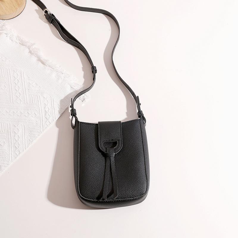 2026 Women s Mini Crossbody Phone Bag: Stylish, Lightweight, Vertical Bucket Shoulder Bag for Shopping
2026 Women s Mini Crossbody Phone Bag: Stylish, Lightweight, Vertical Bucket Shoulder Bag for Shopping