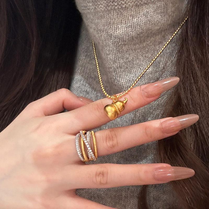Zircon gourd pendant necklace light luxury temperament collarbone chain fashion versatile item
Zircon gourd pendant necklace light luxury temperament collarbone chain fashion versatile item