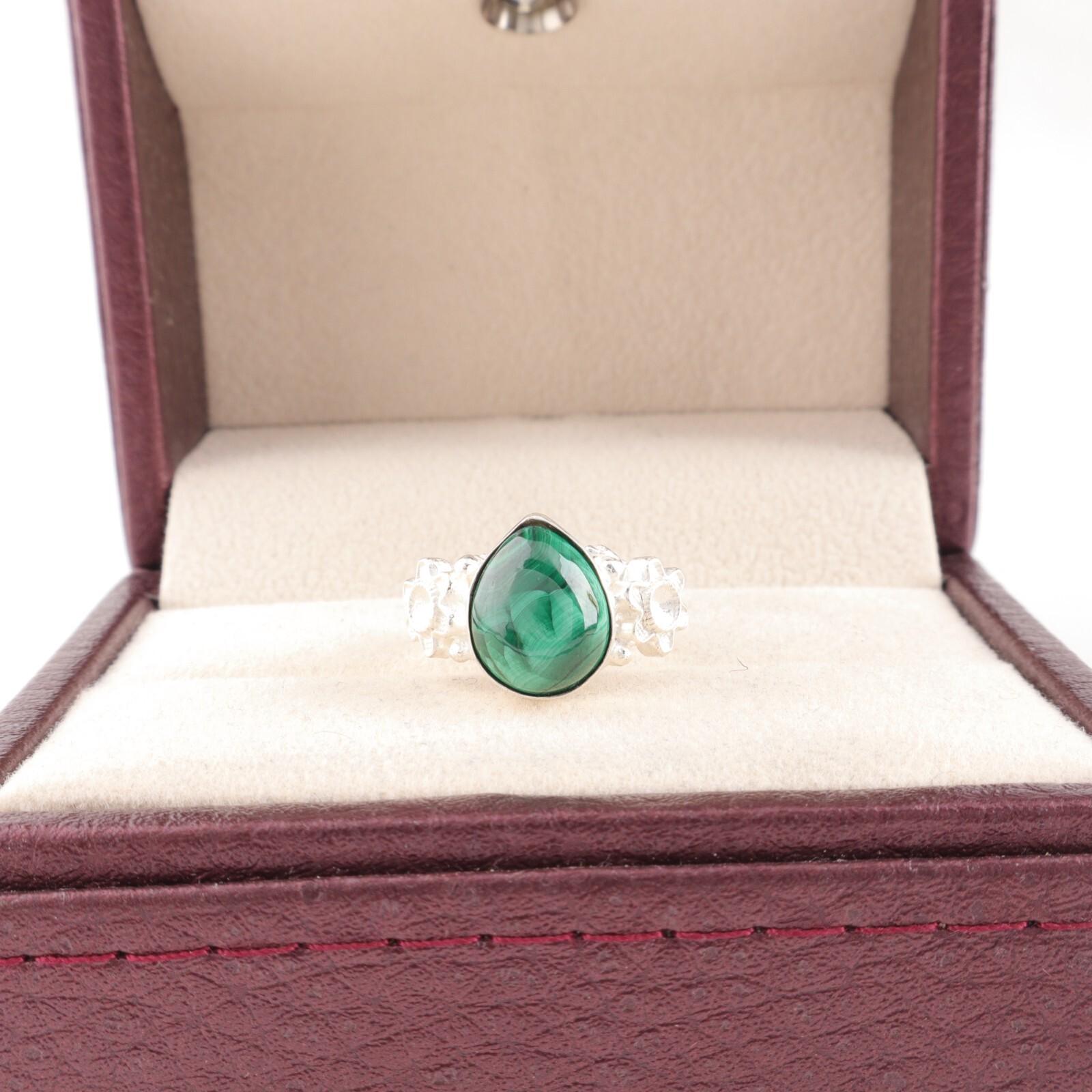 Малахит Драгоценный Камень 925 Проба Серебро Ювелирные Изделия Ручной Работы Вечернее Кольцо для Женщин RR-59-27 13
Малахит Драгоценный Камень 925 Проба Серебро Ювелирные Изделия Ручной Работы Вечернее Кольцо для Женщин RR-59-27 13