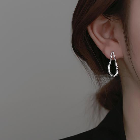 1 Pair Women Earrings Tassels Rhinestones Jewelry Water Drop-shaped Bright Luster Dangle Earrings Birthday C
1 Pair Women Earrings Tassels Rhinestones Jewelry Water Drop-shaped Bright Luster Dangle Earrings Birthday C