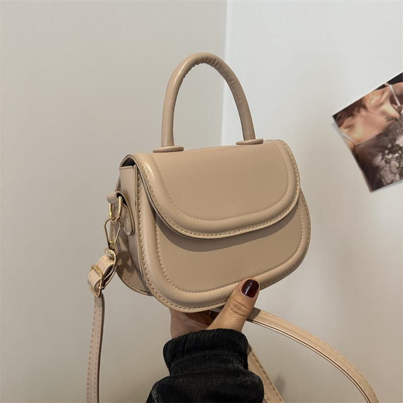 Fashionable Korean Style Street Shoulder Bag 2024 Spring New Retro Harbor Wind Saddle Bag Black White Brown Khaki хакі
Fashionable Korean Style Street Shoulder Bag 2024 Spring New Retro Harbor Wind Saddle Bag Black White Brown Khaki хакі