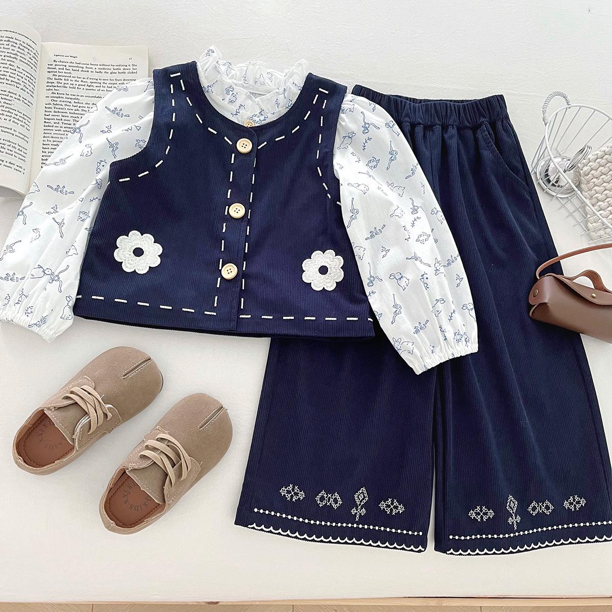 Girls Autumn 2025 Wide-Leg Pants & Embroidered Vest Set - 3-Piece Fashionable Long-Sleeve Shirt & Pants. 100 cm
Girls Autumn 2025 Wide-Leg Pants & Embroidered Vest Set - 3-Piece Fashionable Long-Sleeve Shirt & Pants. 100 cm