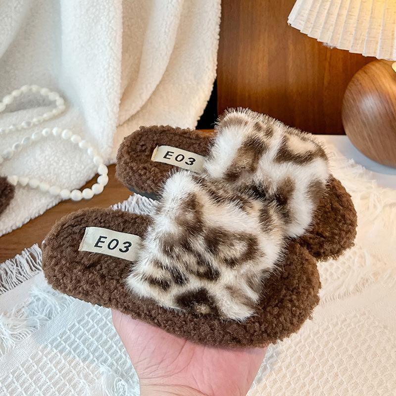 Womens Leopard Print Fuzzy Open Toe Slippers 26 бежевий
Womens Leopard Print Fuzzy Open Toe Slippers 26 бежевий