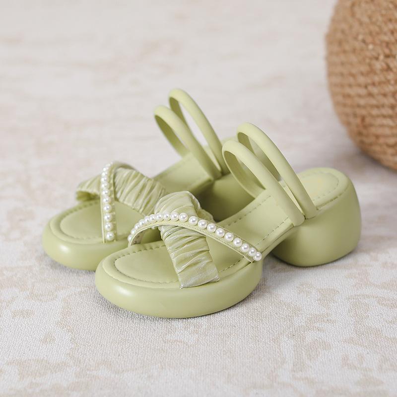 Sandals women wear spring and summer new small size 3 slippers women wear thickness thick heel small size 33 sandals women 40 светло-зеленый
Sandals women wear spring and summer new small size 3 slippers women wear thickness thick heel small size 33 sandals women 40 светло-зеленый