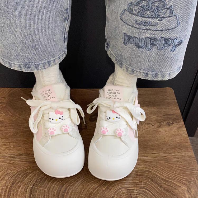 Xiaoxiang бархатные туфли для женщин 2024 года новые универсальные шикарные туфли на платформе белые туфли нишевая обувь для хлеба 40
Xiaoxiang бархатные туфли для женщин 2024 года новые универсальные шикарные туфли на платформе белые туфли нишевая обувь для хлеба 40