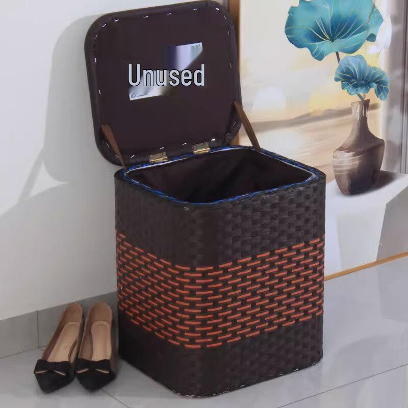 Straw Woven Storage Ottoman with Lid
Straw Woven Storage Ottoman with Lid