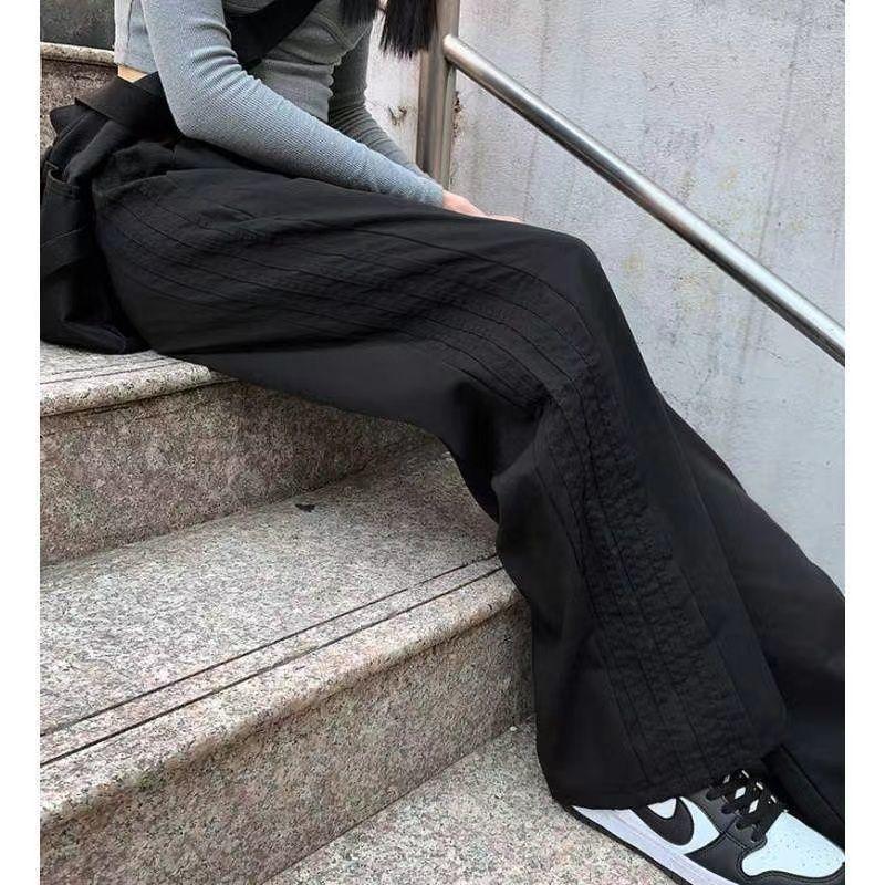 Женские брюки в корейском стиле с боковыми полосками, прямого кроя, повседневные, с широкими штанинами, свободные, стройнящие, универсальные 2XL
Женские брюки в корейском стиле с боковыми полосками, прямого кроя, повседневные, с широкими штанинами, свободные, стройнящие, универсальные 2XL