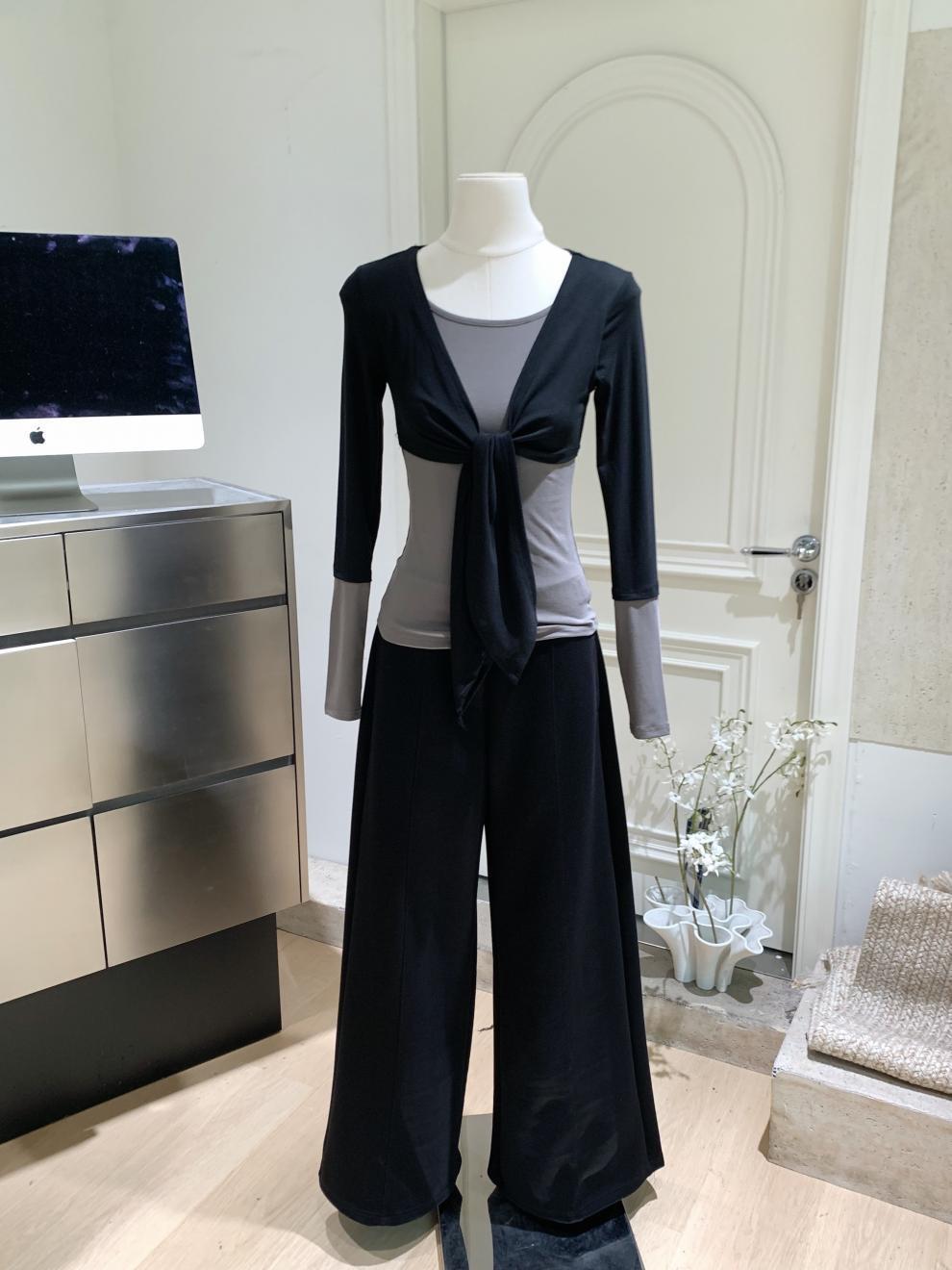 YUYREA Women s Fashion Faux Two-Piece Long Sleeve Tee & Wide Waist Knit Pants Set Black-Grey Top
YUYREA Women s Fashion Faux Two-Piece Long Sleeve Tee & Wide Waist Knit Pants Set Black-Grey Top