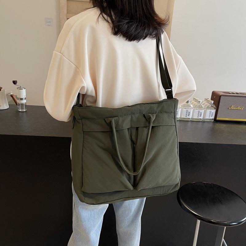 Повседневная сумка большой вместимости, женская новая нейлоновая сумка через плечо, сумка-мессенджер для студентов колледжей, сумка-тоут для поездок на работу зелёный
Повседневная сумка большой вместимости, женская новая нейлоновая сумка через плечо, сумка-мессенджер для студентов колледжей, сумка-тоут для поездок на работу зелёный