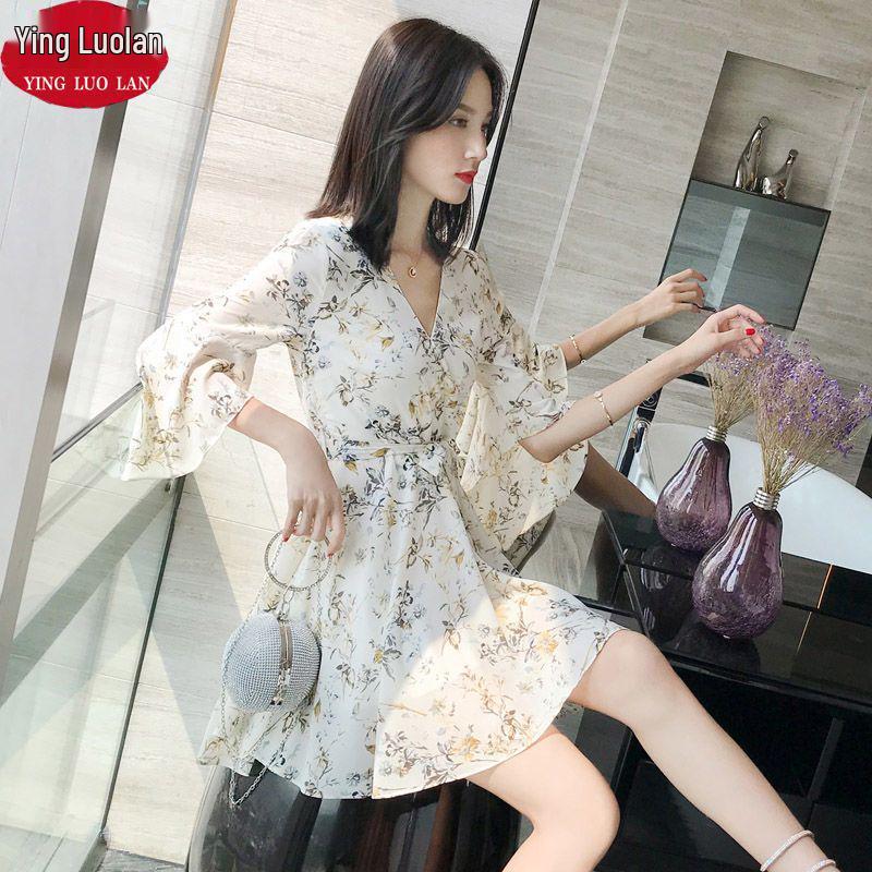 Petite Floral V-Neck Chiffon Dress 2026: Tea-Length with Bell Sleeves and Cinched Waist S for 85-96 jin
Petite Floral V-Neck Chiffon Dress 2026: Tea-Length with Bell Sleeves and Cinched Waist S for 85-96 jin