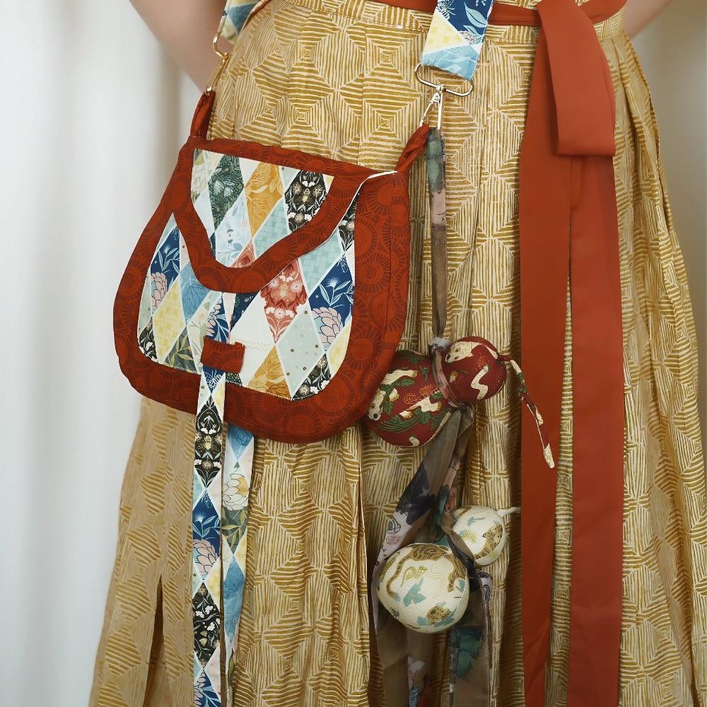 Elegant Ethnic Style Crossbody Bags Retro Chinese Style Shoulder Bag Cheongsam Accessory
Elegant Ethnic Style Crossbody Bags Retro Chinese Style Shoulder Bag Cheongsam Accessory