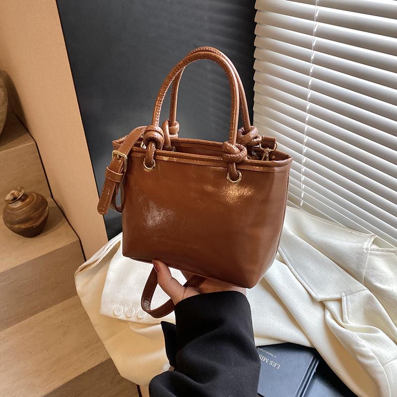 2026 New Fashi Winter Korean Versi Trend Beautiful Solid Color Casual Simple Crossbody Shoulder Portable Bucket Bag Women коричневий
2026 New Fashi Winter Korean Versi Trend Beautiful Solid Color Casual Simple Crossbody Shoulder Portable Bucket Bag Women коричневий