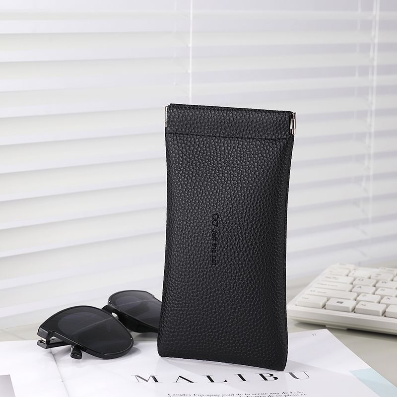 Glasses Case Women s PU Leather Glasses Storage Bag Automatic Closed Cover Soft Eyewear Pouch Data Cable Organiser 2024 чёрный
Glasses Case Women s PU Leather Glasses Storage Bag Automatic Closed Cover Soft Eyewear Pouch Data Cable Organiser 2024 чёрный