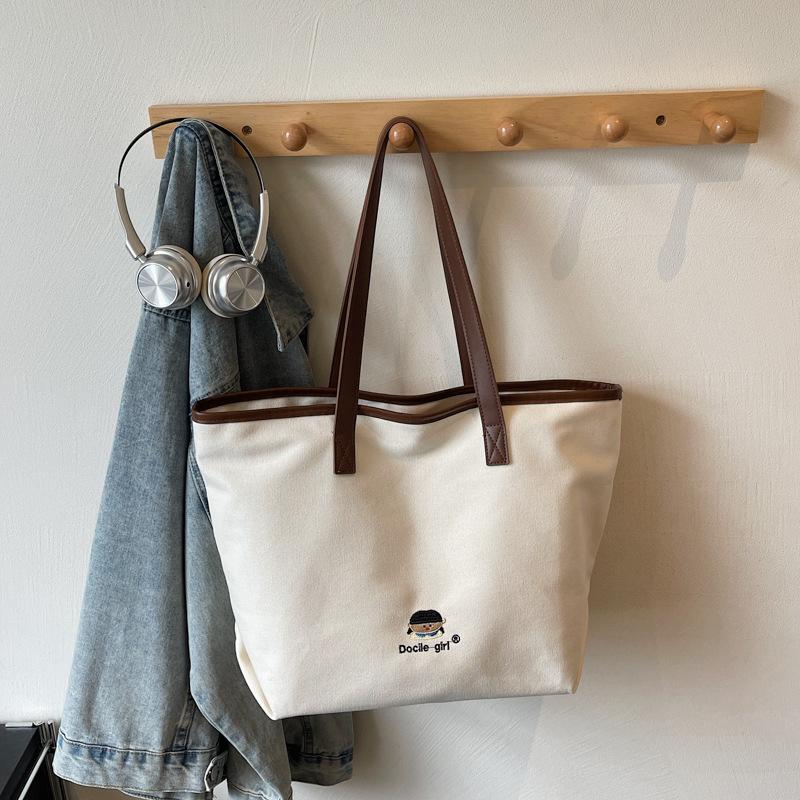 New Fashi Winter Top Handle Bag Large Capacity Canvas Tote Bag with Embroidery Comfortable and Versatile Texture Storage Bags
New Fashi Winter Top Handle Bag Large Capacity Canvas Tote Bag with Embroidery Comfortable and Versatile Texture Storage Bags