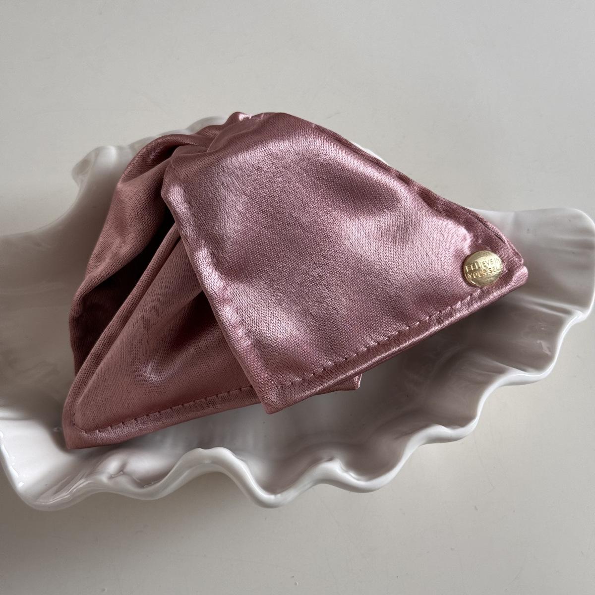 French satin fabric triangle grab clip new back head hairpin temperament shark clip hair accessories рожевий
French satin fabric triangle grab clip new back head hairpin temperament shark clip hair accessories рожевий