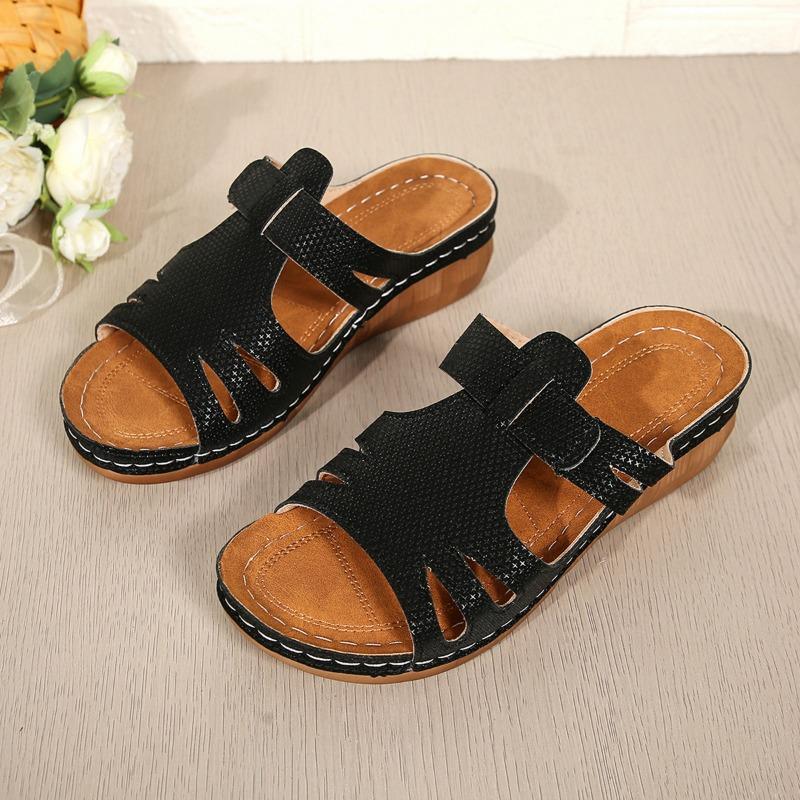 Fish mouth thick bottom slope heel beach large size simple lady summer outer slippers woman 36 чёрный
Fish mouth thick bottom slope heel beach large size simple lady summer outer slippers woman 36 чёрный