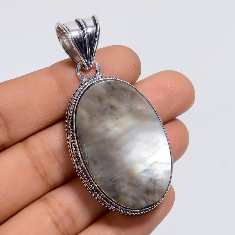 Dazzling Top Grade Qualite 100% Natural Mother Of Pearl Oval Shape Vintage Style Handmade Jewelry 925 Steling Silver Pendant 2.2 WSJ-4888 2.2
Dazzling Top Grade Qualite 100% Natural Mother Of Pearl Oval Shape Vintage Style Handmade Jewelry 925 Steling Silver Pendant 2.2 WSJ-4888 2.2
