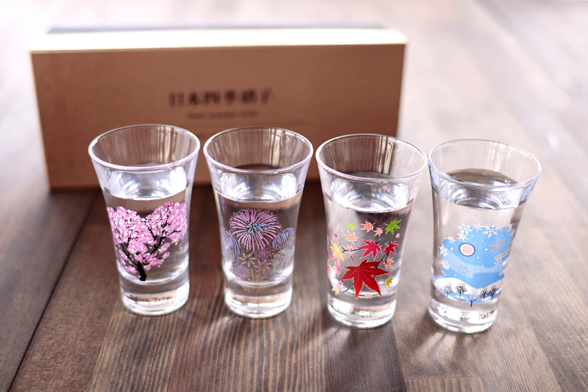 Marumo Takagi Ceramic Cooling Japanese Four Seasons Glass Tenkai Set Japanese Glass Gift Temperature Change Sake Day Day Day Wedding Gift Present Beer
Marumo Takagi Ceramic Cooling Japanese Four Seasons Glass Tenkai Set Japanese Glass Gift Temperature Change Sake Day Day Day Wedding Gift Present Beer