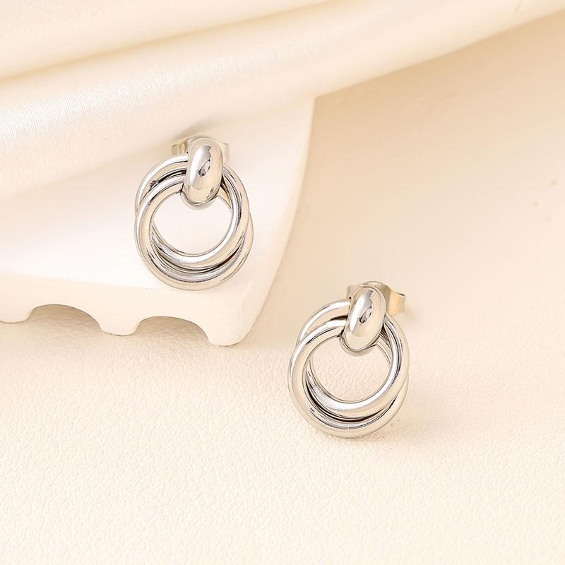 European and American earrings, high-end stainless steel earrings, fashion trend, personality, versatile and simple repurchase earrings
European and American earrings, high-end stainless steel earrings, fashion trend, personality, versatile and simple repurchase earrings