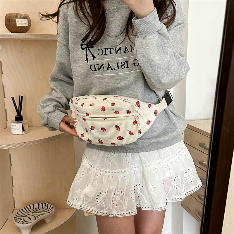 Breast bag women s 2025 fashion small fresh casual versatile large capacity strawberry printing single shoulder oblique span bag белый
Breast bag women s 2025 fashion small fresh casual versatile large capacity strawberry printing single shoulder oblique span bag белый