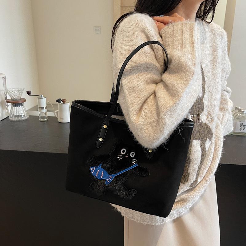 Женская сумка в стиле ретро большой вместимости, новая сумка через плечо для осени и зимы 2024 года, школьная сумка-тоут чёрный
Женская сумка в стиле ретро большой вместимости, новая сумка через плечо для осени и зимы 2024 года, школьная сумка-тоут чёрный