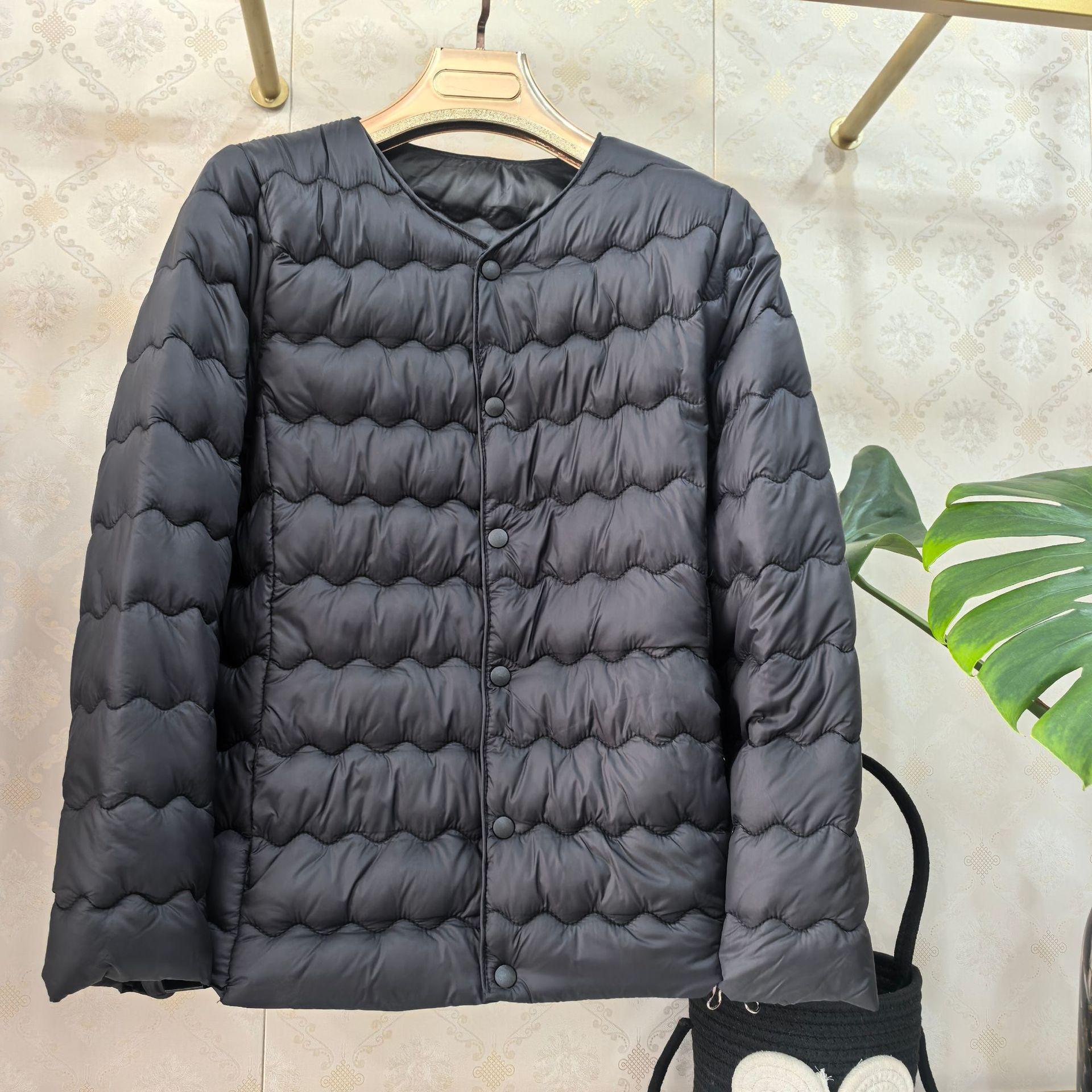 Женская легкая стеганая куртка с волнистым узором, осень-зима 2025, короткий жилет с круглым вырезом, приталенный, теплый, повседневное многослойное пальто с утеплителем для ежедневной носки 2XL
Женская легкая стеганая куртка с волнистым узором, осень-зима 2025, короткий жилет с круглым вырезом, приталенный, теплый, повседневное многослойное пальто с утеплителем для ежедневной носки 2XL