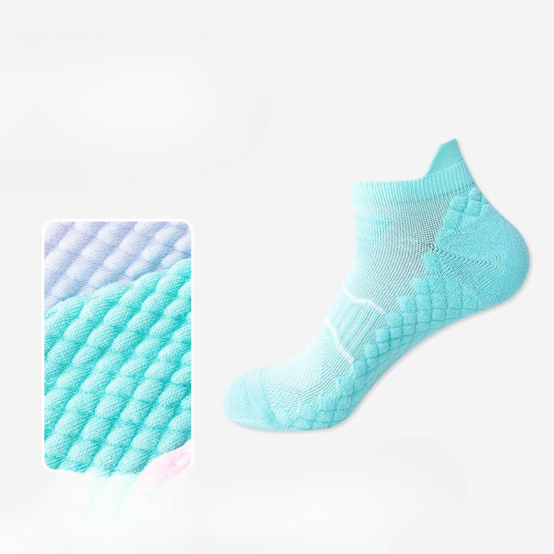 Мужские летние профессиональные беговые баскетбольные влагоотводящие антибактериальные дышащие махровые спортивные носки 1 pair светло-синий
Мужские летние профессиональные беговые баскетбольные влагоотводящие антибактериальные дышащие махровые спортивные носки 1 pair светло-синий