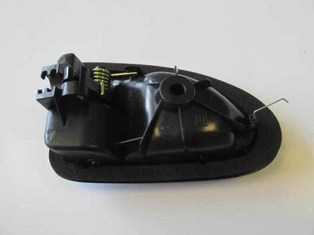 Для Renault Megane 1 1999 2002 Внутрішня ручка відкривання передніх дверей Права ручка Чорна 8200028995
Для Renault Megane 1 1999 2002 Внутрішня ручка відкривання передніх дверей Права ручка Чорна 8200028995