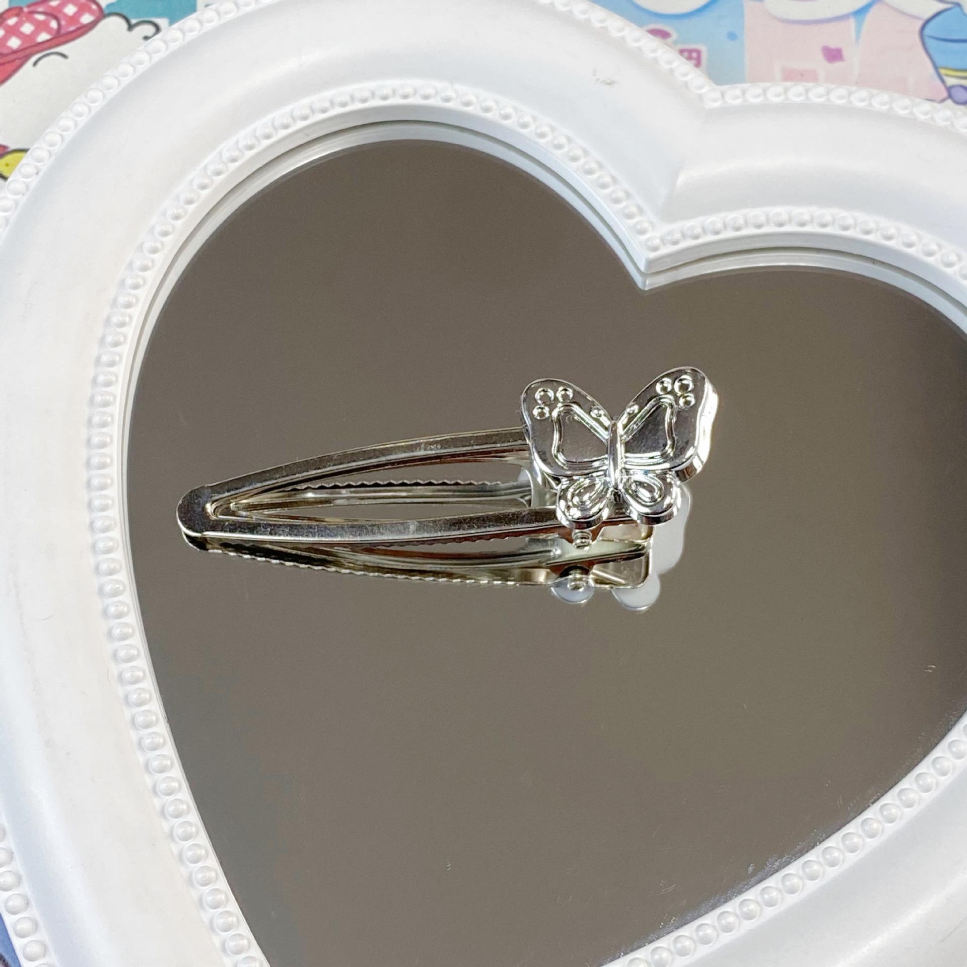 Элегантная белая заколка-бабочка в виде утконоса: Высококачественный серебряный корейский аксессуар для волос для челки и боков
Элегантная белая заколка-бабочка в виде утконоса: Высококачественный серебряный корейский аксессуар для волос для челки и боков