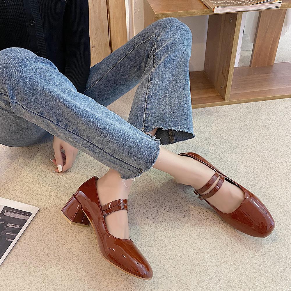 Мода 2024 Весна Осень Новые Лаконичные Туфли Мэри Джейн Квадратный Носок Средний Каблук Ремешок с Пряжкой Высокие Каблуки для Леди с Платформой 39 тёмно-рыжий
Мода 2024 Весна Осень Новые Лаконичные Туфли Мэри Джейн Квадратный Носок Средний Каблук Ремешок с Пряжкой Высокие Каблуки для Леди с Платформой 39 тёмно-рыжий