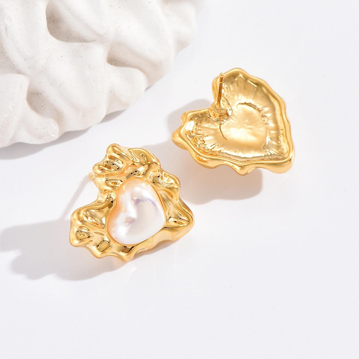 Retro Niche Design, Three-dimensional Peach Heart Earrings, Wrinkled and Corrugated Heart-shaped Earrings золотой
Retro Niche Design, Three-dimensional Peach Heart Earrings, Wrinkled and Corrugated Heart-shaped Earrings золотой