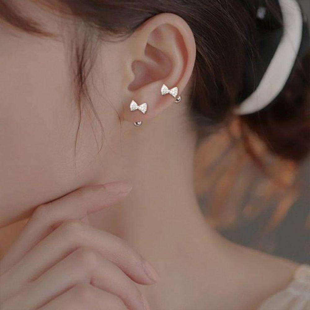 Silver Basic Dot Bling Ribbon Modern
Silver Basic Dot Bling Ribbon Modern