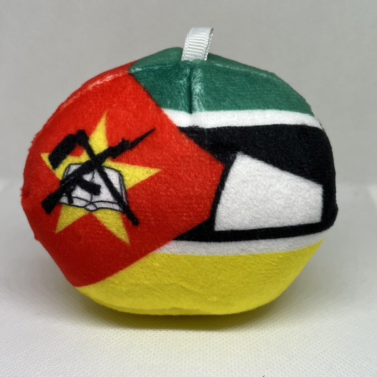 Polandball Plush Toy 10cm African Continent Part 2 (Mozambique)
Polandball Plush Toy 10cm African Continent Part 2 (Mozambique)