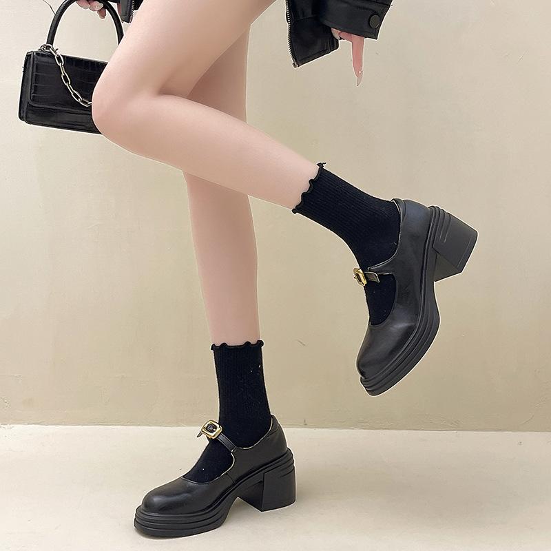 French thick high-heeled Mary Jane single shoes women s 2025 early spring new retro British style versatile skirt jk small leather shoes 35 чорний
French thick high-heeled Mary Jane single shoes women s 2025 early spring new retro British style versatile skirt jk small leather shoes 35 чорний