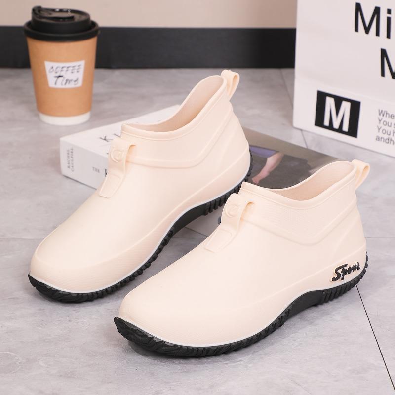 German non-slip rain shoes men s short waterproof shoes women s low-top rain boots cover shoes car wash couple shoes 40
German non-slip rain shoes men s short waterproof shoes women s low-top rain boots cover shoes car wash couple shoes 40