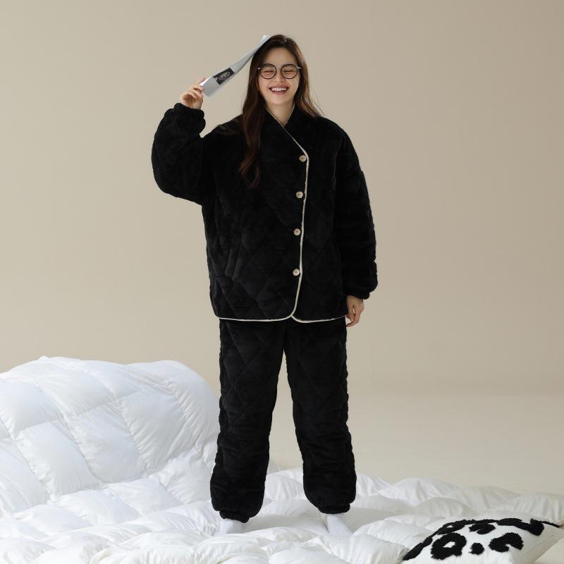 «Парные стеганые зимние пижамы»: Плотный, теплый хлопок с нестандартным китайским воротником для мужчин и женщин. XXL
«Парные стеганые зимние пижамы»: Плотный, теплый хлопок с нестандартным китайским воротником для мужчин и женщин. XXL