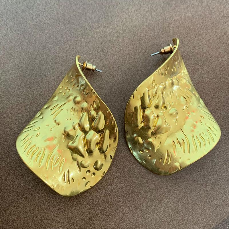 Exaggerated Irregular Sand Gold Square Oval Earrings Fashionable And Elegant Stud Earrings Trendy Jewelry Accessories For Women
Exaggerated Irregular Sand Gold Square Oval Earrings Fashionable And Elegant Stud Earrings Trendy Jewelry Accessories For Women
