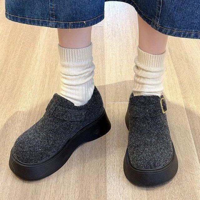 Thick-soled velvet Birkenstocks, small people increase in height in autumn and winter, muffin-soled warm cotton shoes 35 серо голубой
Thick-soled velvet Birkenstocks, small people increase in height in autumn and winter, muffin-soled warm cotton shoes 35 серо голубой