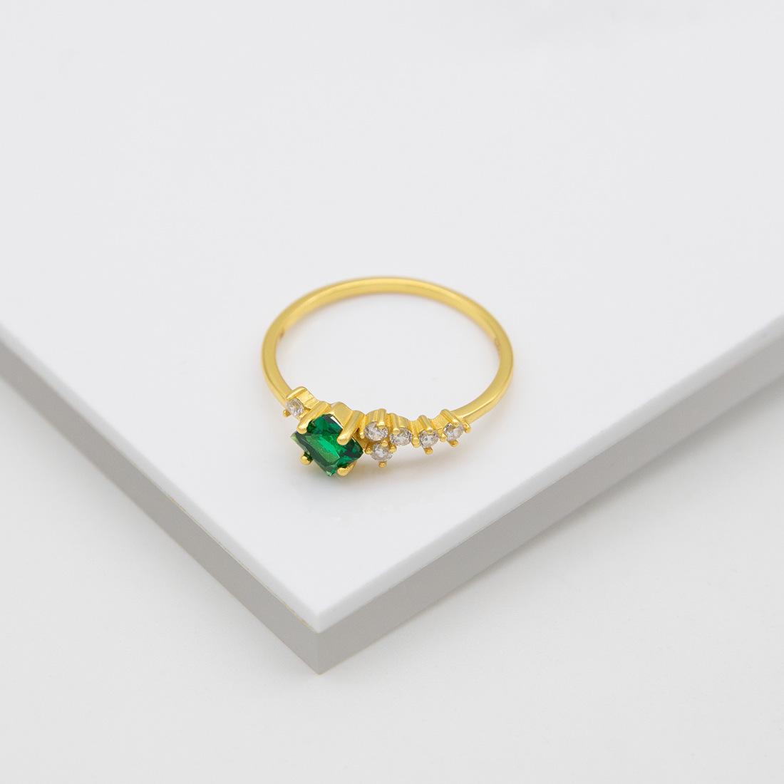 Gold-Plated S925 Sterling Silver Ring for Women - Simple, Elegant Index Finger Jewelry US Size 8
Gold-Plated S925 Sterling Silver Ring for Women - Simple, Elegant Index Finger Jewelry US Size 8