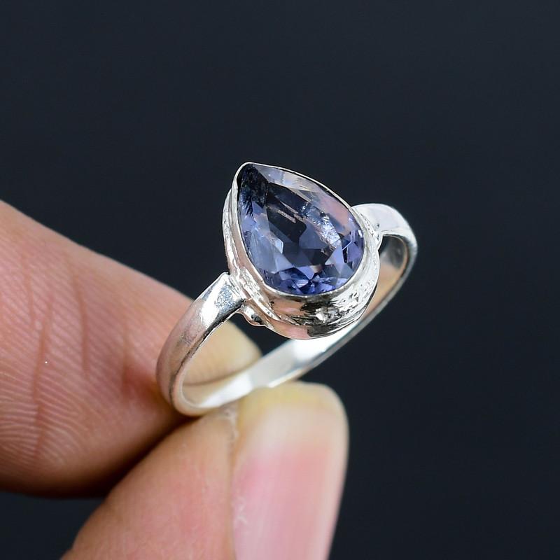Blue Topaz Faceted 7x10 MM Cabochon Hand Crafted Stone Fine Polished 925 Sterling Silver Ring with Unique Design Gift Wedding Engagement синій 
Blue Topaz Faceted 7x10 MM Cabochon Hand Crafted Stone Fine Polished 925 Sterling Silver Ring with Unique Design Gift Wedding Engagement синій