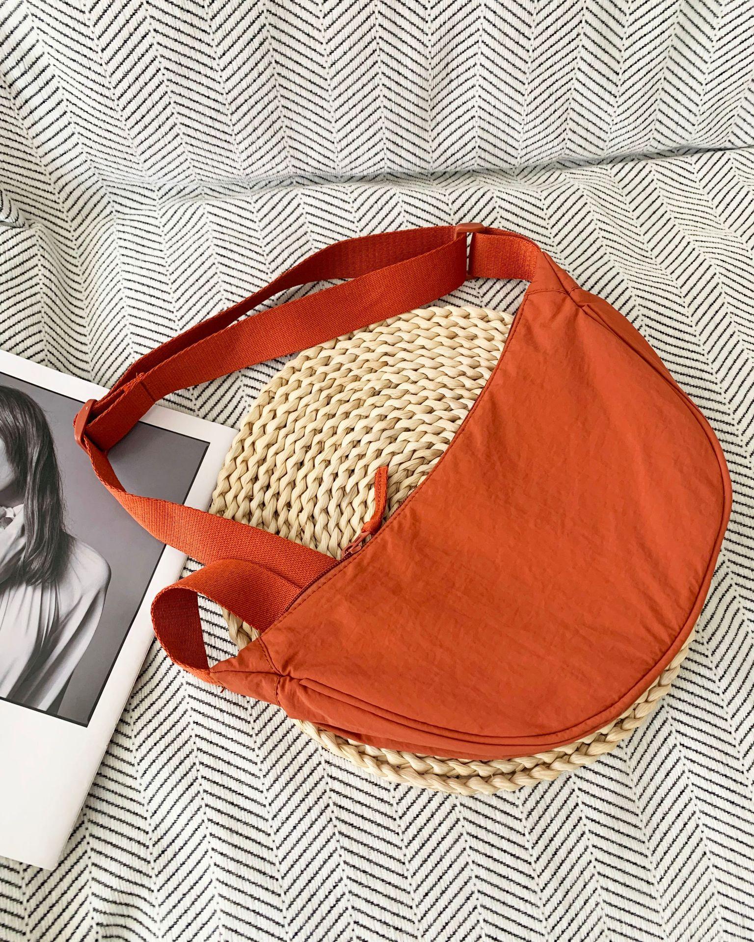 Casual Nylon Hobos Shoulder Bags for Women Lightweight Portable Ladies Crossbody Bag Simple Solid Color Female Handbags Purse
Casual Nylon Hobos Shoulder Bags for Women Lightweight Portable Ladies Crossbody Bag Simple Solid Color Female Handbags Purse