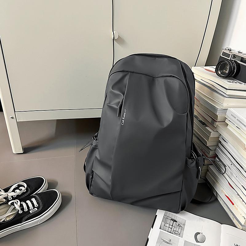 Men s backpack Large capacity waterproof and wear-resistant computer bag Lightweight and simple travel bag New summer models
Men s backpack Large capacity waterproof and wear-resistant computer bag Lightweight and simple travel bag New summer models