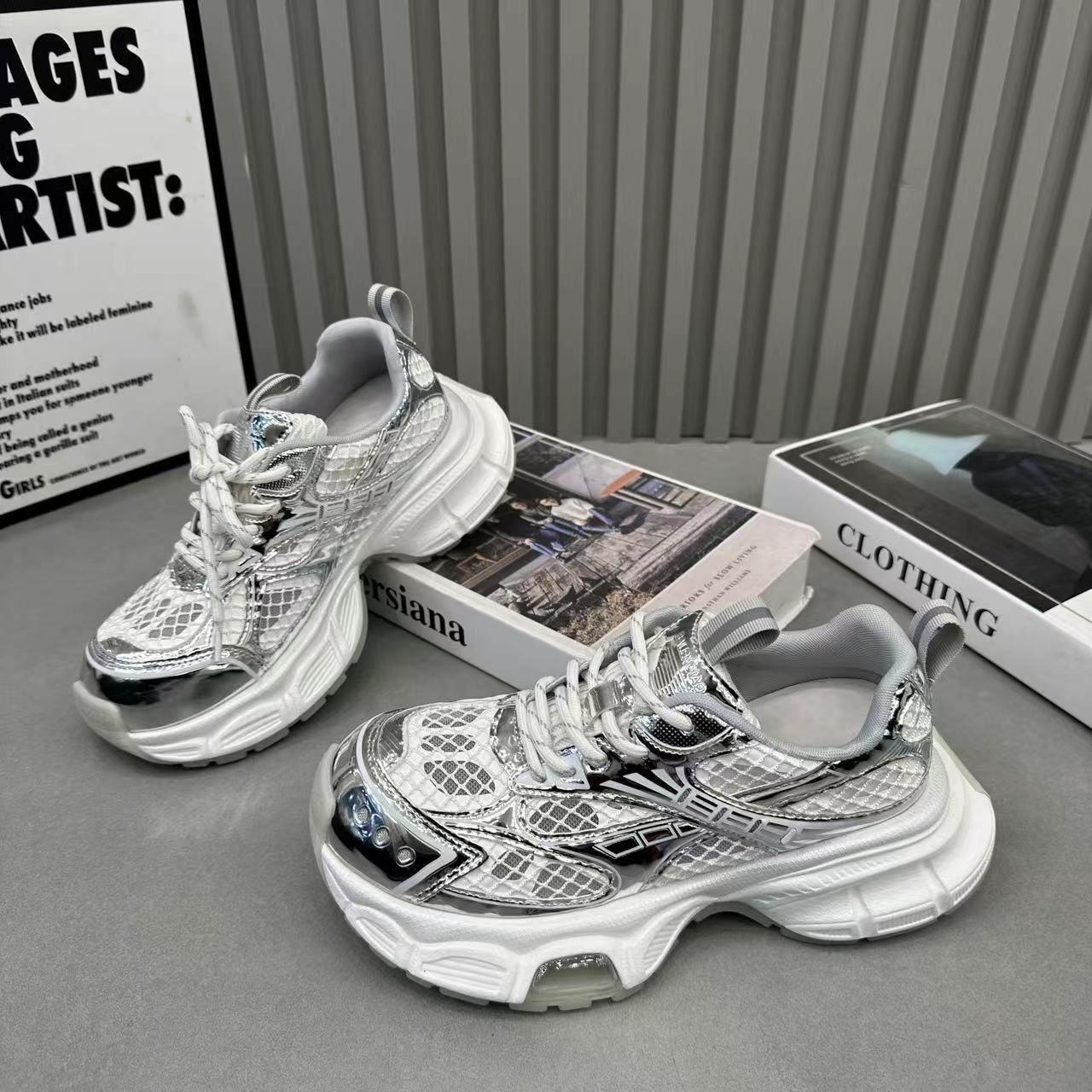 Silver platform versatile breathable mesh shoes summer 2025 new small inner height increase women s shoes soft sole sports shoes 40 серебряный
Silver platform versatile breathable mesh shoes summer 2025 new small inner height increase women s shoes soft sole sports shoes 40 серебряный