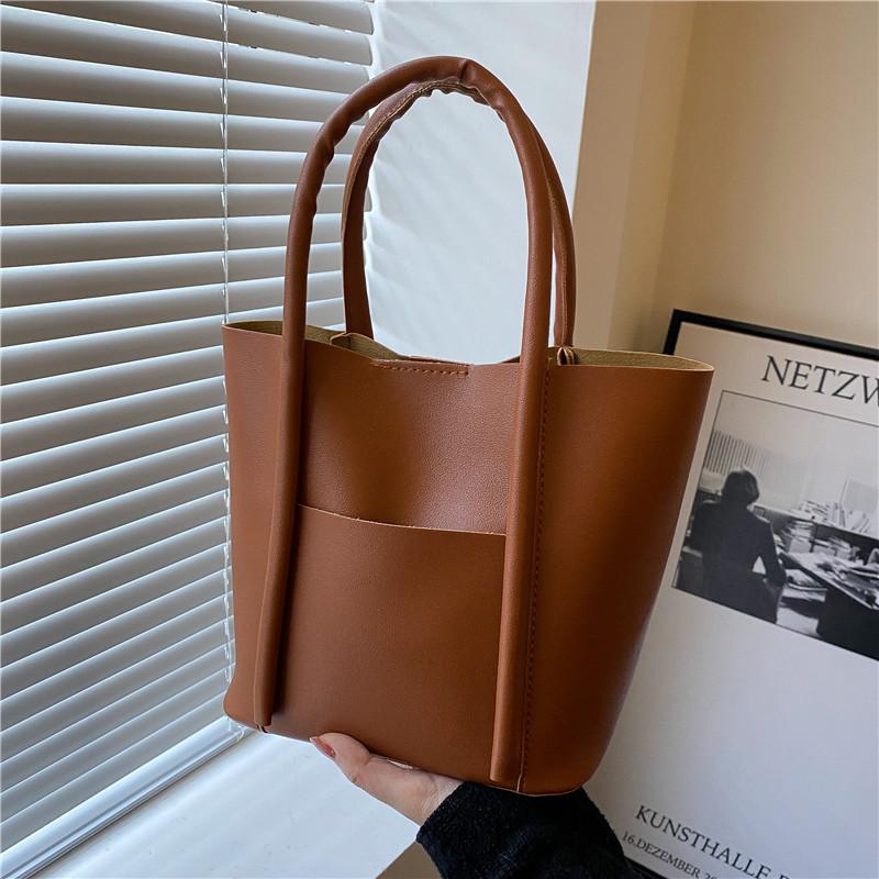 Casual women s large-capacity bag women s 2025 new fashion casual shoulder bucket bag коричневий
Casual women s large-capacity bag women s 2025 new fashion casual shoulder bucket bag коричневий